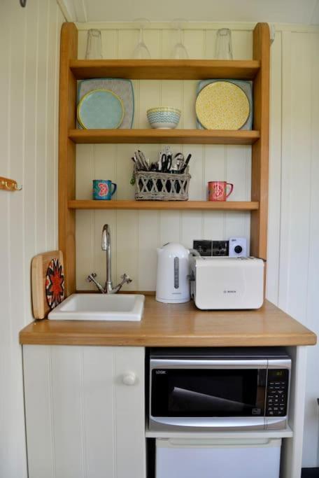 The Shepherd'S Hut @ Chichester Cottage Exterior foto