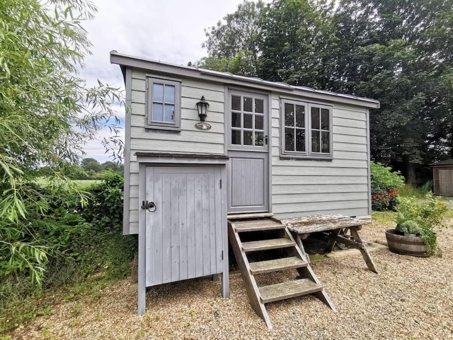 The Shepherd'S Hut @ Chichester Cottage Exterior foto